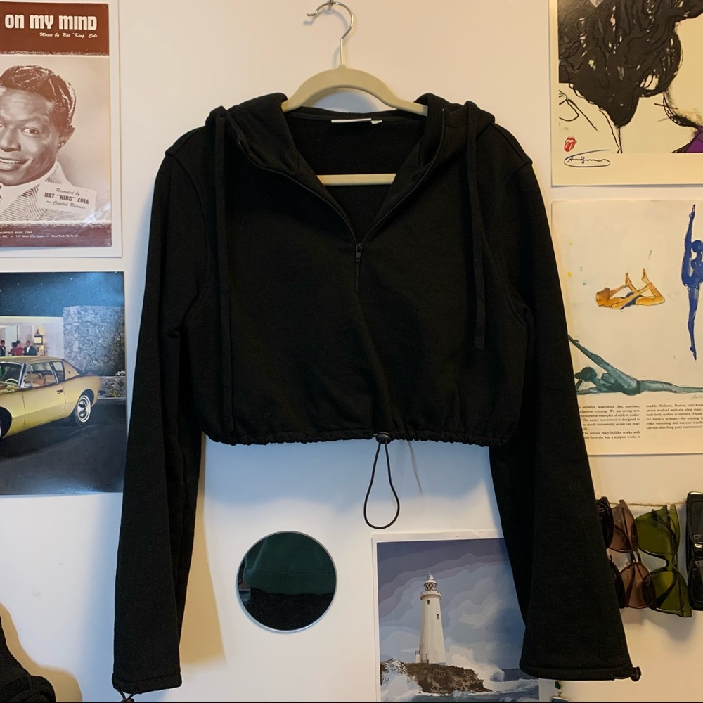 LIT black cropped sweatshirt top